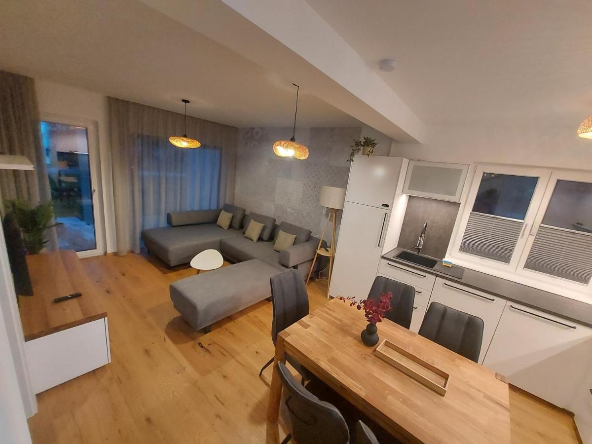 Unicorn Apartment Nüziders Buitenkant foto